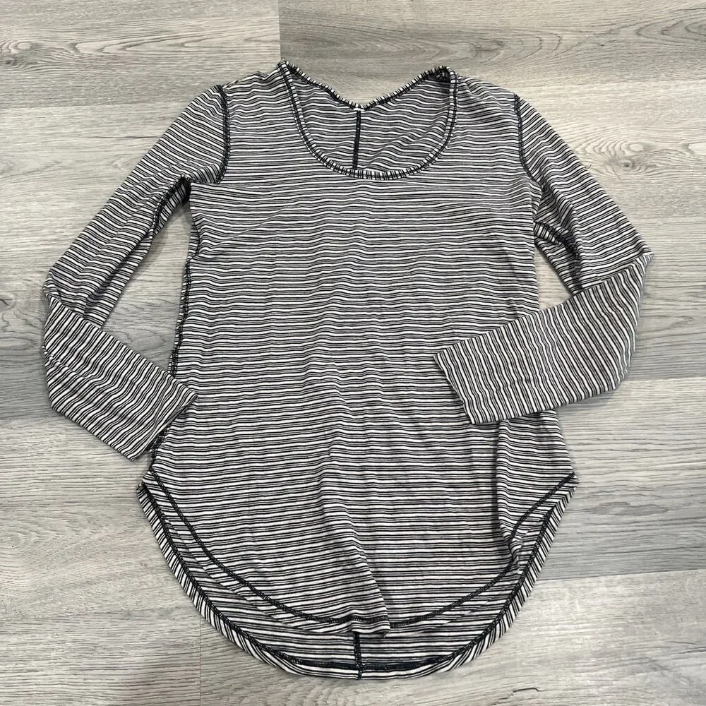 Lululemon Long Sleeve Scoop Neck Top Black White Striped Size 4